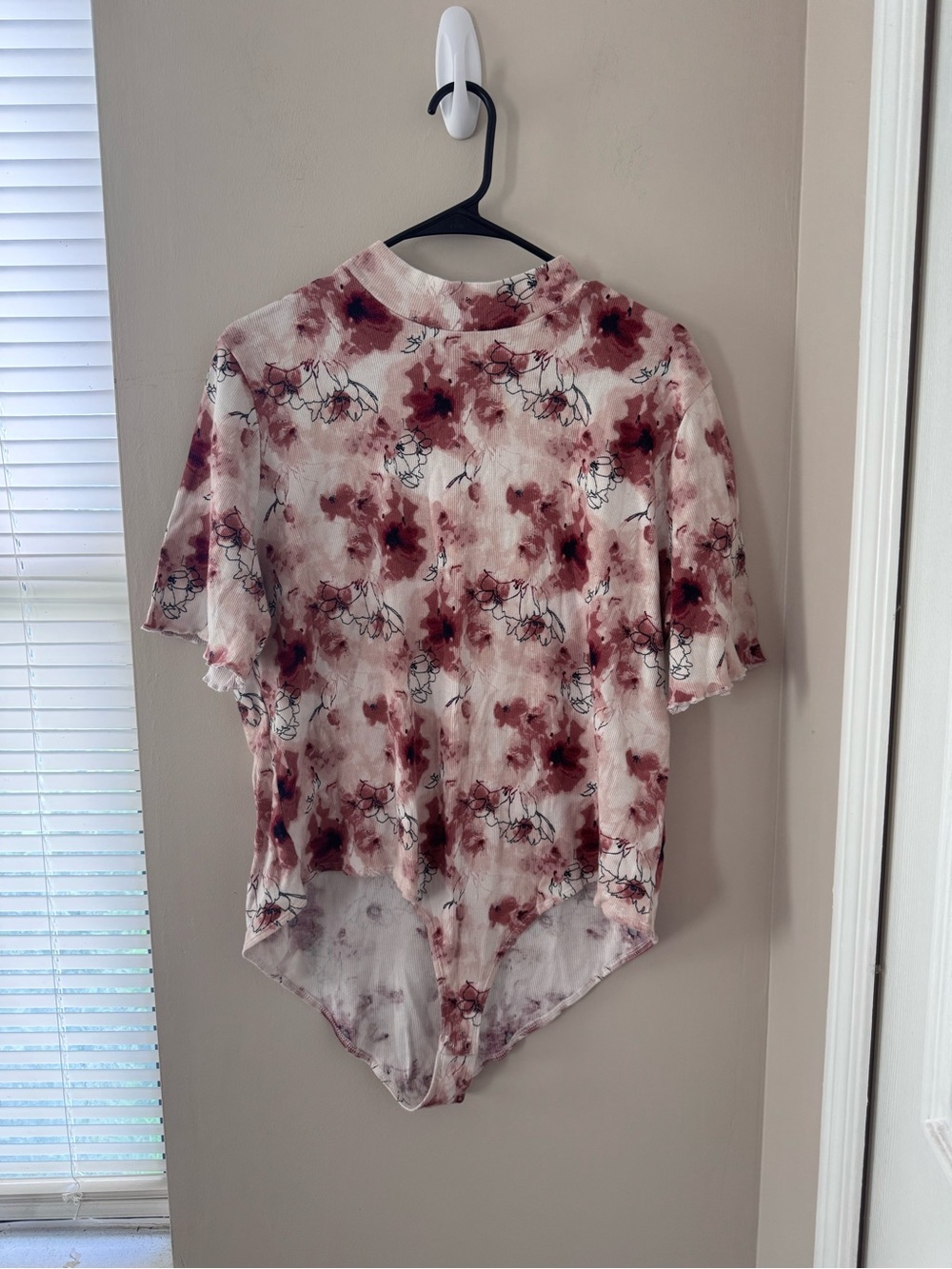 Cato Floral Mock Neck Bodysuit Ruffle Short Sleeve Plus Size 22/24W